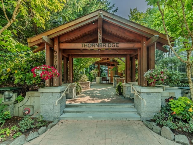 Apartment for sale in Nanaimo, 404 5670 Edgewater Ln, 1047086 | Realtylink.org