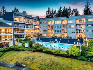 Apartment for sale in Nanaimo, 310 2560 Departure Bay Rd, 1047140 | Realtylink.org