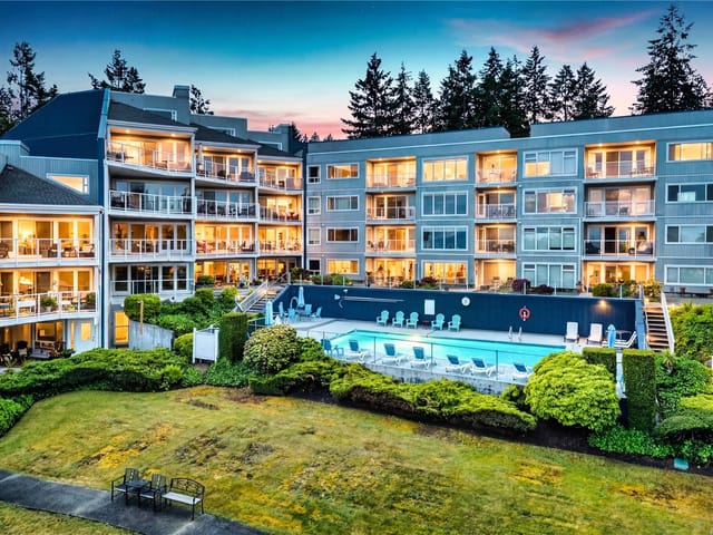 Apartment for sale in Nanaimo, 310 2560 Departure Bay Rd, 1047140 | Realtylink.org