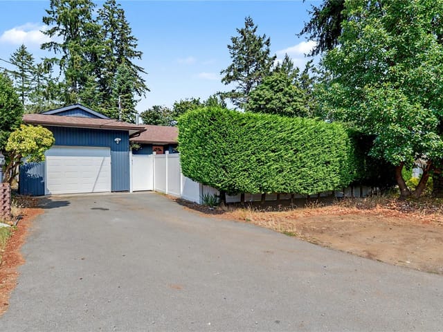 House for sale in Nanaimo, 3730 Departure Bay Rd, 1047179 | Realtylink.org