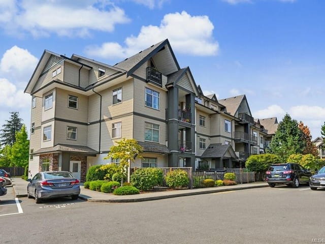 Apartment for sale in Nanaimo, 307 2117 Meredith Rd, 1047183 | Realtylink.org