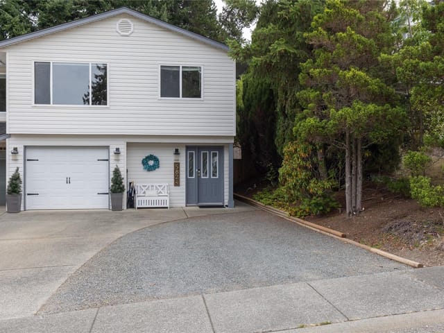 1/2 Duplex for sale in Nanaimo, 5824 Carrington Rd, 1047285 | Realtylink.org