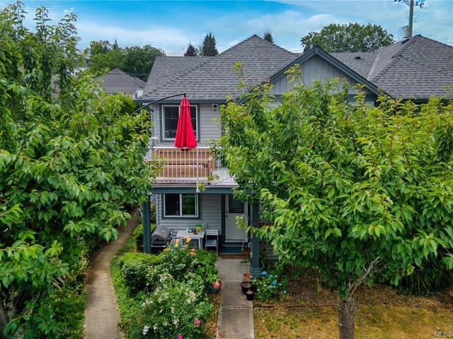 Townhouse for sale in Nanaimo, 202 211 Victoria Rd, 1047333 | Realtylink.org