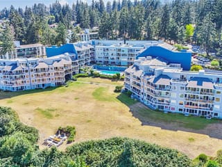 Apartment for sale in Nanaimo, 602 2560 Departure Bay Rd, 1047435 | Realtylink.org
