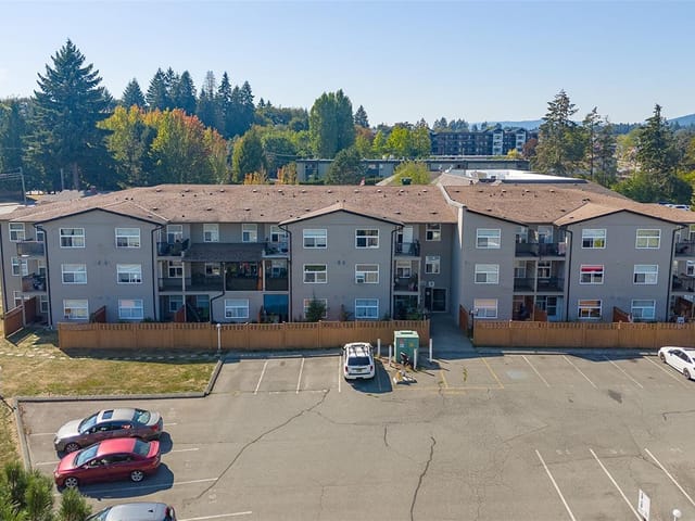 Apartment for sale in Duncan, 101 3215 Cowichan Lake Rd, 1047695 | Realtylink.org