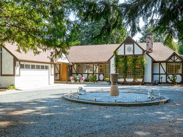 House for sale in Qualicum Beach, 2526 Island W Hwy, 1048006 | Realtylink.org