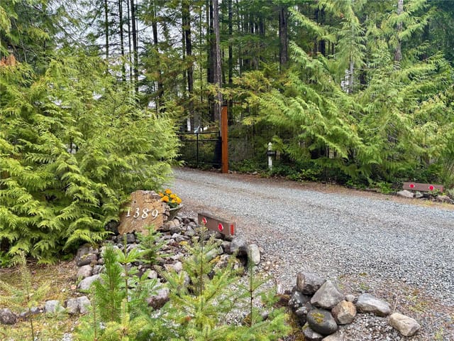 House for sale in Qualicum Beach, 1389 Meadowood Way, 1048151 | Realtylink.org