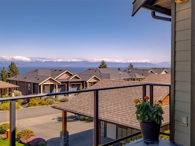 Townhouse for sale in Nanaimo, 102 5418 Jacobs Ln, 1048922 | Realtylink.org