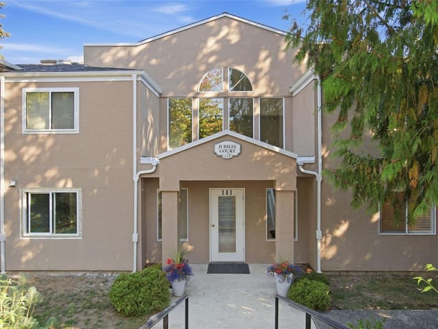 Apartment for sale in Qualicum Beach, 4 141 Sixth E Ave, 1049588 | Realtylink.org