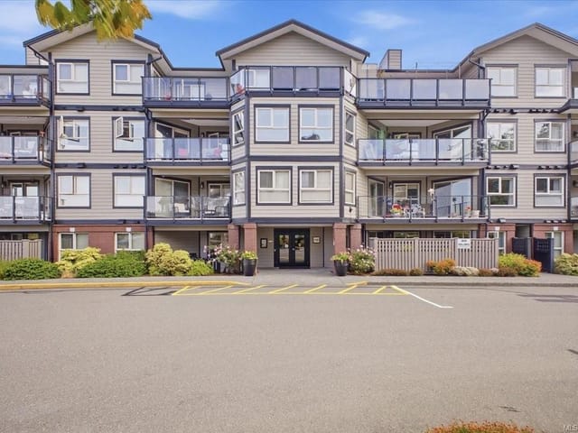 Apartment for sale in Nanaimo, 301 6728 Dickinson Rd, 1049643 | Realtylink.org