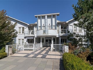 Apartment for sale in Saanich, 112 3915 Carey Rd, 1049646 | Realtylink.org