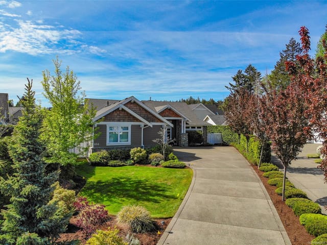 House for sale in Qualicum Beach, 856 Bluffs Dr, 1049735 | Realtylink.org