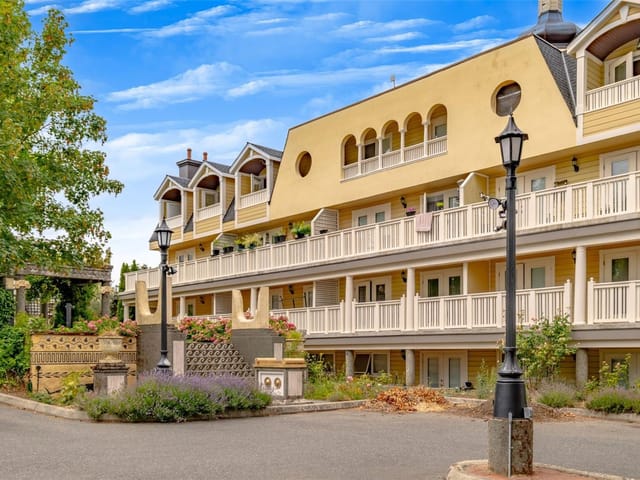 Apartment for sale in Nanaimo, 204 645 Selby St, 1049750 | Realtylink.org