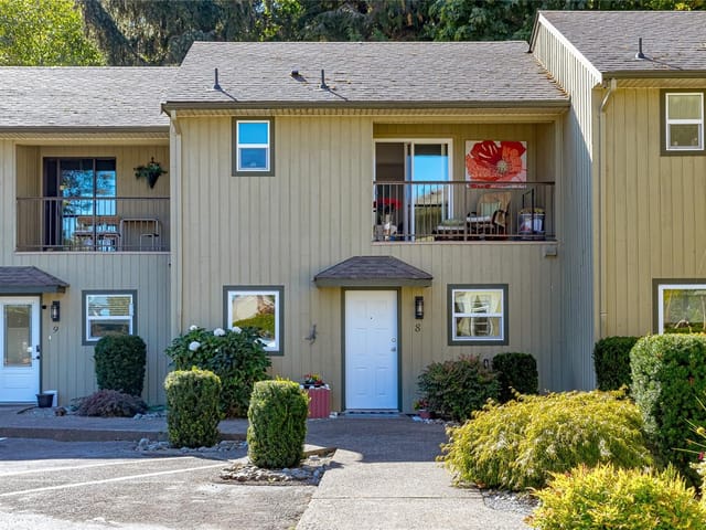 Townhouse for sale in Qualicum Beach, 8 3350 Island W Hwy, 1049767 | Realtylink.org