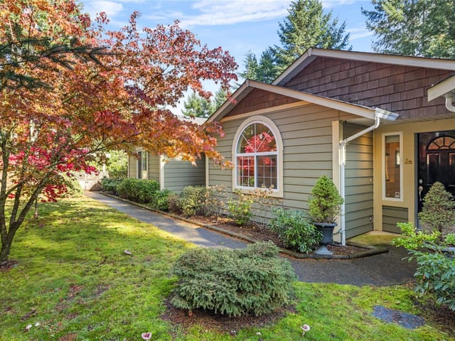 House for sale in Qualicum Beach, 1357 Meadowood Way, 1050114 | Realtylink.org