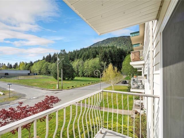 Apartment for sale in Sayward, 205 611 Macmillan Dr, 1050244 | Realtylink.org