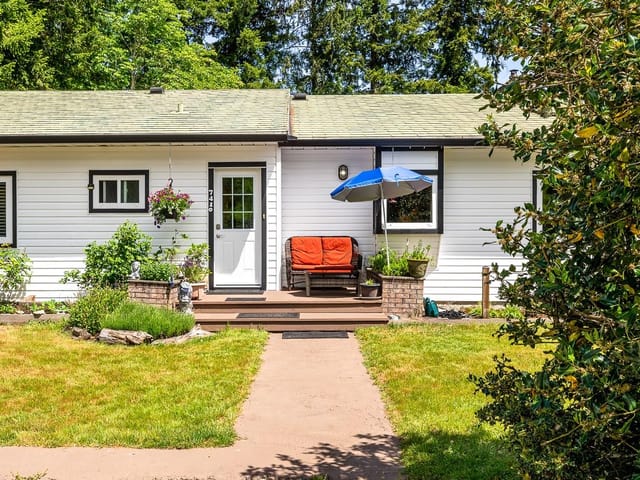 House for sale in Fanny Bay, 7410 Yake Rd, 1050705 | Realtylink.org