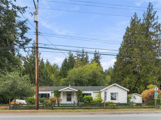 House for sale in Qualicum Beach, 6110 Island W Hwy, 1050813 | Realtylink.org