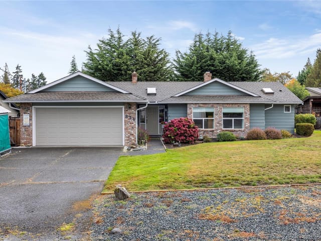 House for sale in Qualicum Beach, 834 Redonda Pl, 1051023 | Realtylink.org