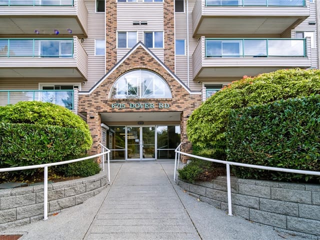Apartment for sale in Nanaimo, 101 6715 Dover Rd, 1051238 | Realtylink.org