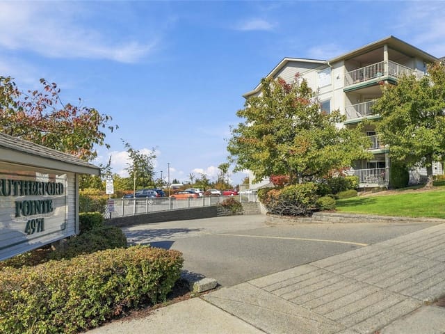 Apartment for sale in Nanaimo, 205 4971 Songbird Pl, 1051260 | Realtylink.org
