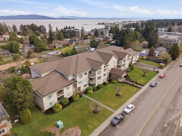 Apartment for sale in Parksville, 106 335 Hirst W Ave, 1051572 | Realtylink.org