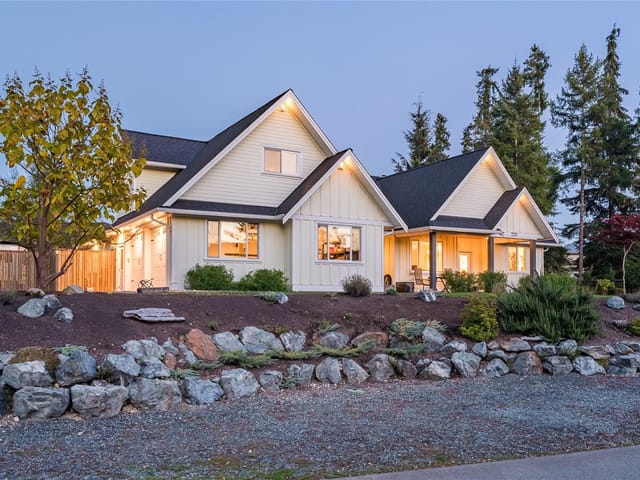 House for sale in Lake Cowichan, 7371 Lakefront Dr, 1051763 | Realtylink.org