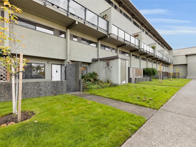 Townhouse for sale in Esquimalt, 7 477 Lampson St, 1051982 | Realtylink.org