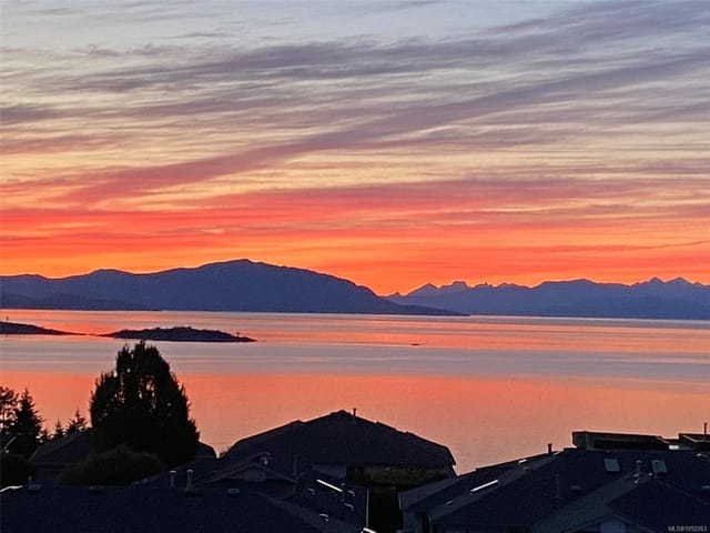 Apartment for sale in Nanaimo, 301 6728 Dickinson Rd, 1052263 | Realtylink.org