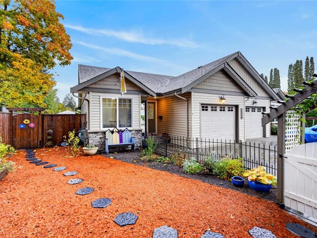 1/2 Duplex for sale in Courtenay, A 1079 8th St, 1053470 | Realtylink.org