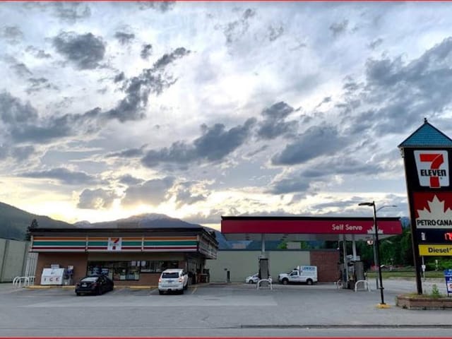 Retail for sale in Other, 401 W Victoria Road, 224969086 | Realtylink.org