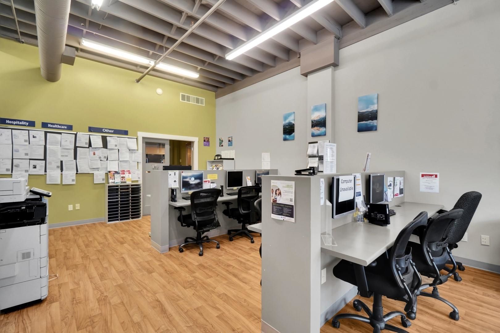 Office for lease in Sechelt, Sunshine Coast, Unit A 5672 Cowrie Street, 224972486 | Realtylink.org