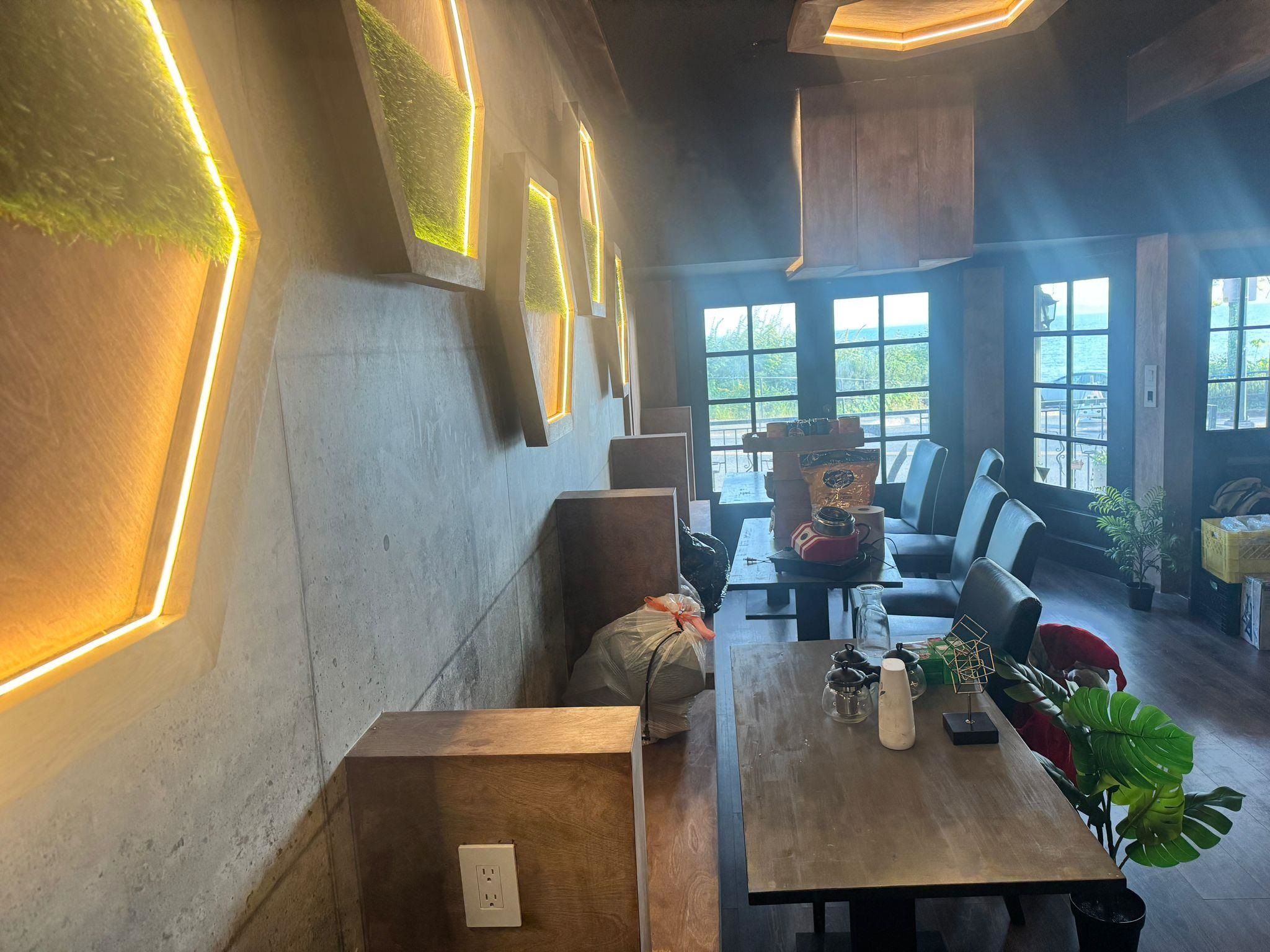 Business for sale in White Rock, South Surrey White Rock, 15081 Marine Drive, 224974411 | Realtylink.org