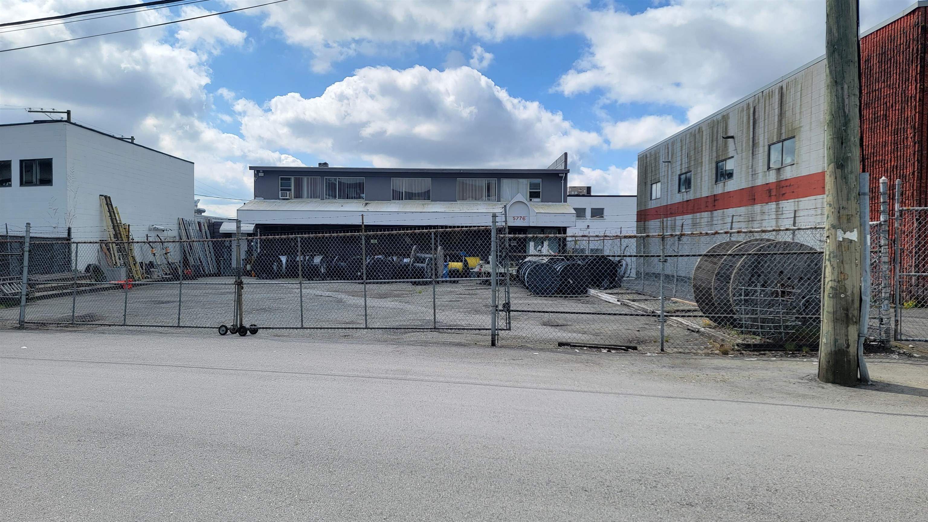 Industrial for lease in Burnaby, Burnaby South, 5776 Beresford Street, 224974497 | Realtylink.org
