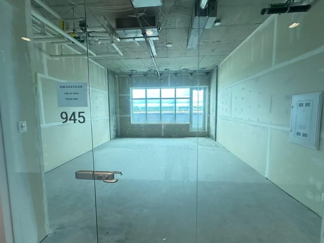 Office for sale in Richmond, Richmond, 945 8477 Bridgeport Road, 224975286 | Realtylink.org