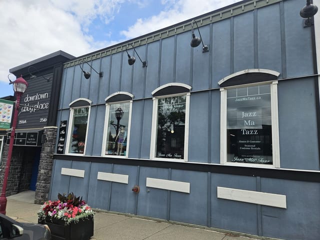 Retail for lease in Abbotsford, Abbotsford, 2546 Montrose Avenue, 224975461 | Realtylink.org