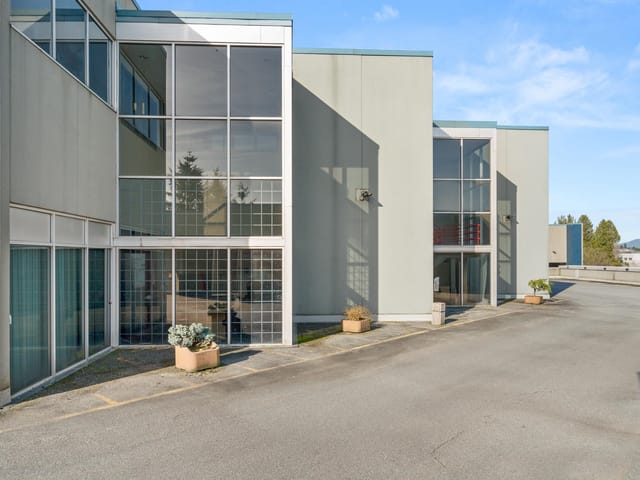 Office for lease in Burnaby, Burnaby North, 2802 Ingleton Avenue, 224975781 | Realtylink.org