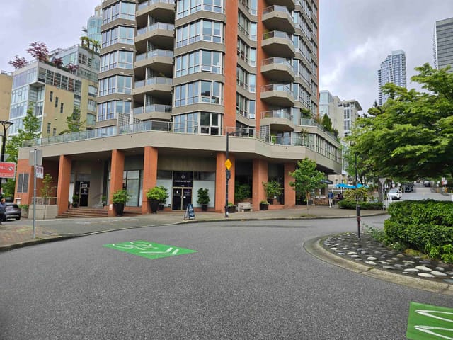 Retail for lease in Vancouver, Vancouver West, 103 1625 Hornby Street, 224975858 | Realtylink.org
