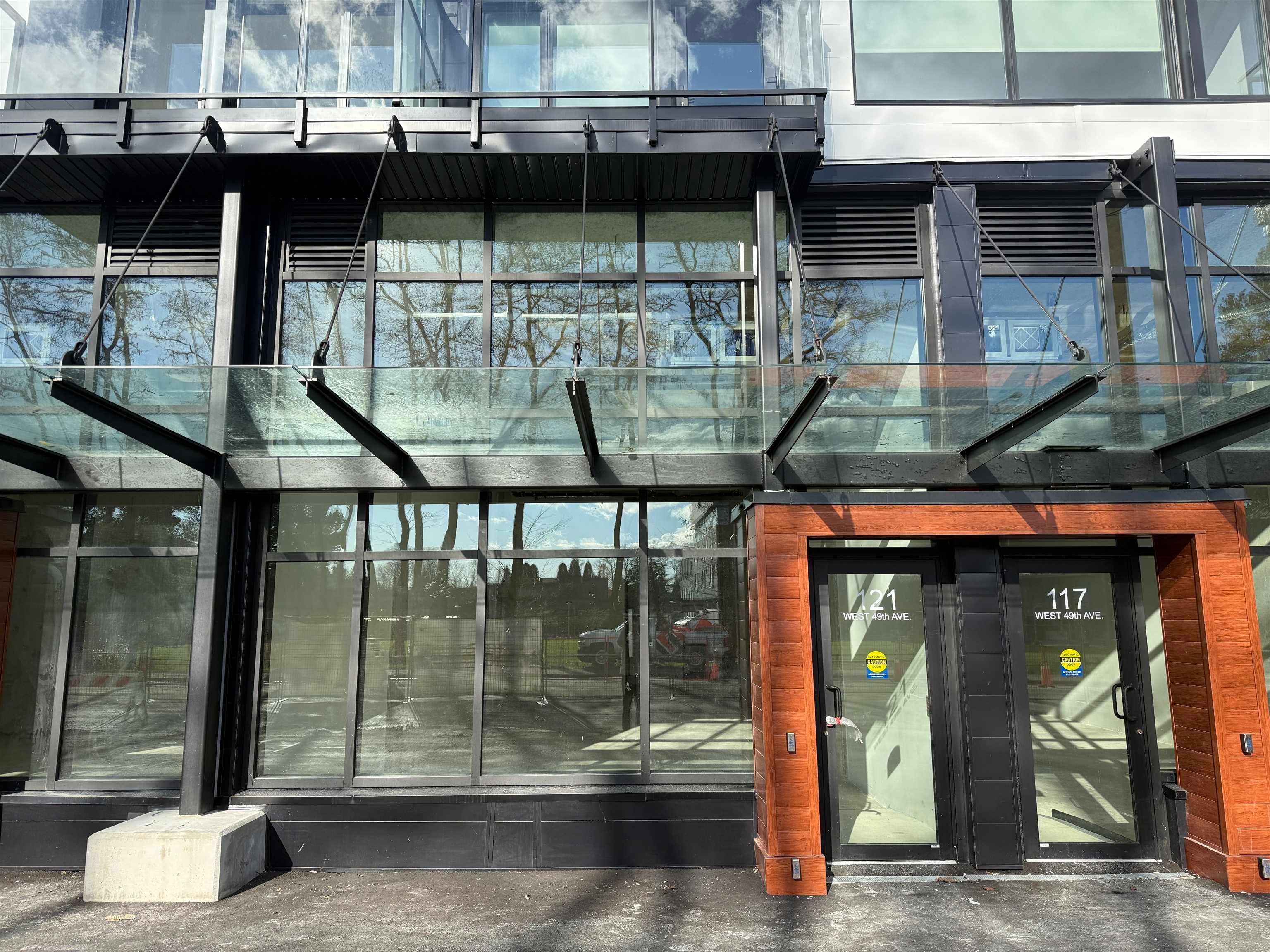 Retail for lease in Vancouver, Vancouver West, CRU-2 121 W 49th Avenue, 224976763 | Realtylink.org