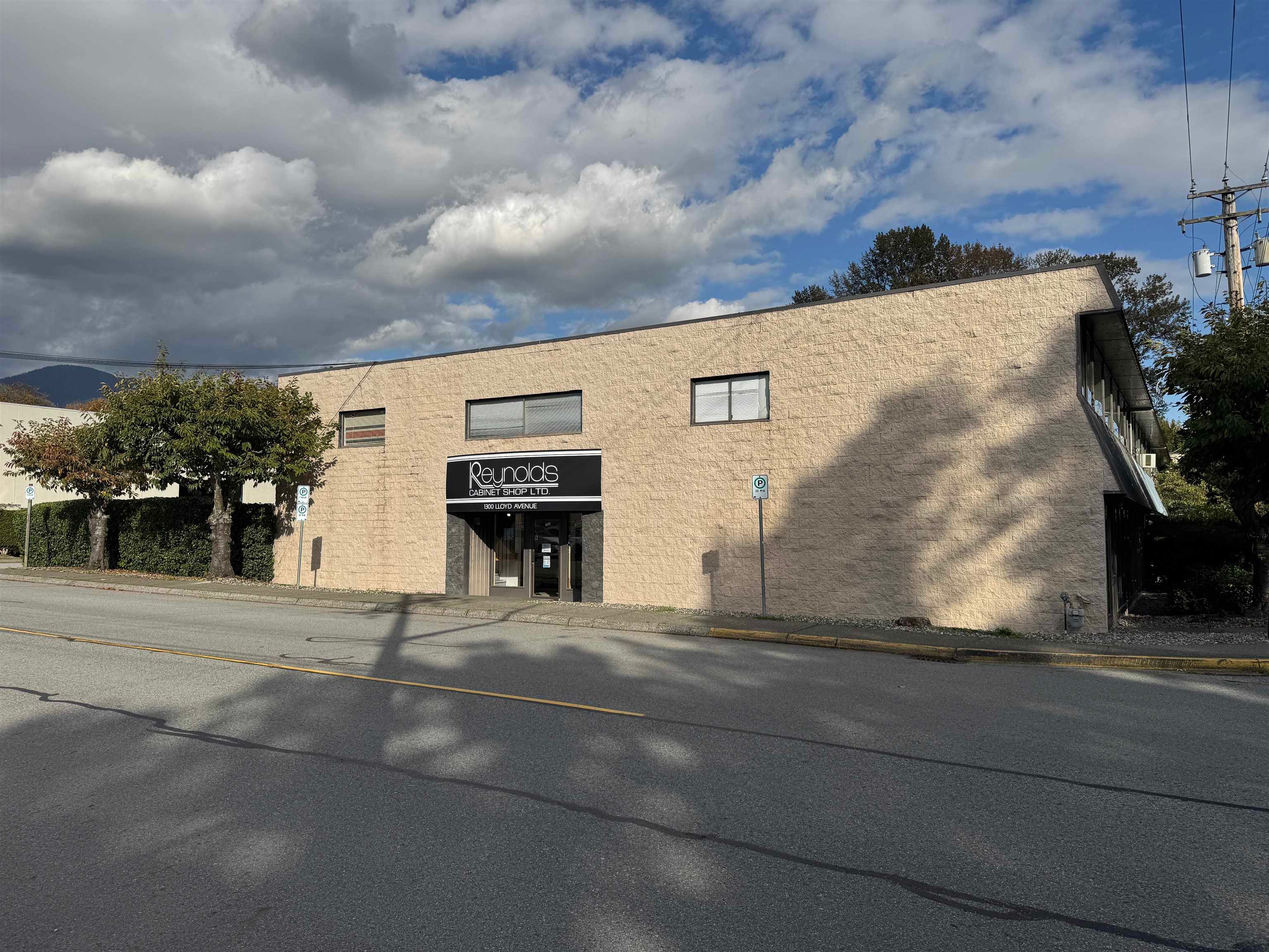 Industrial for sale in North Vancouver, North Vancouver, 1300 Lloyd Avenue, 224977757 | Realtylink.org