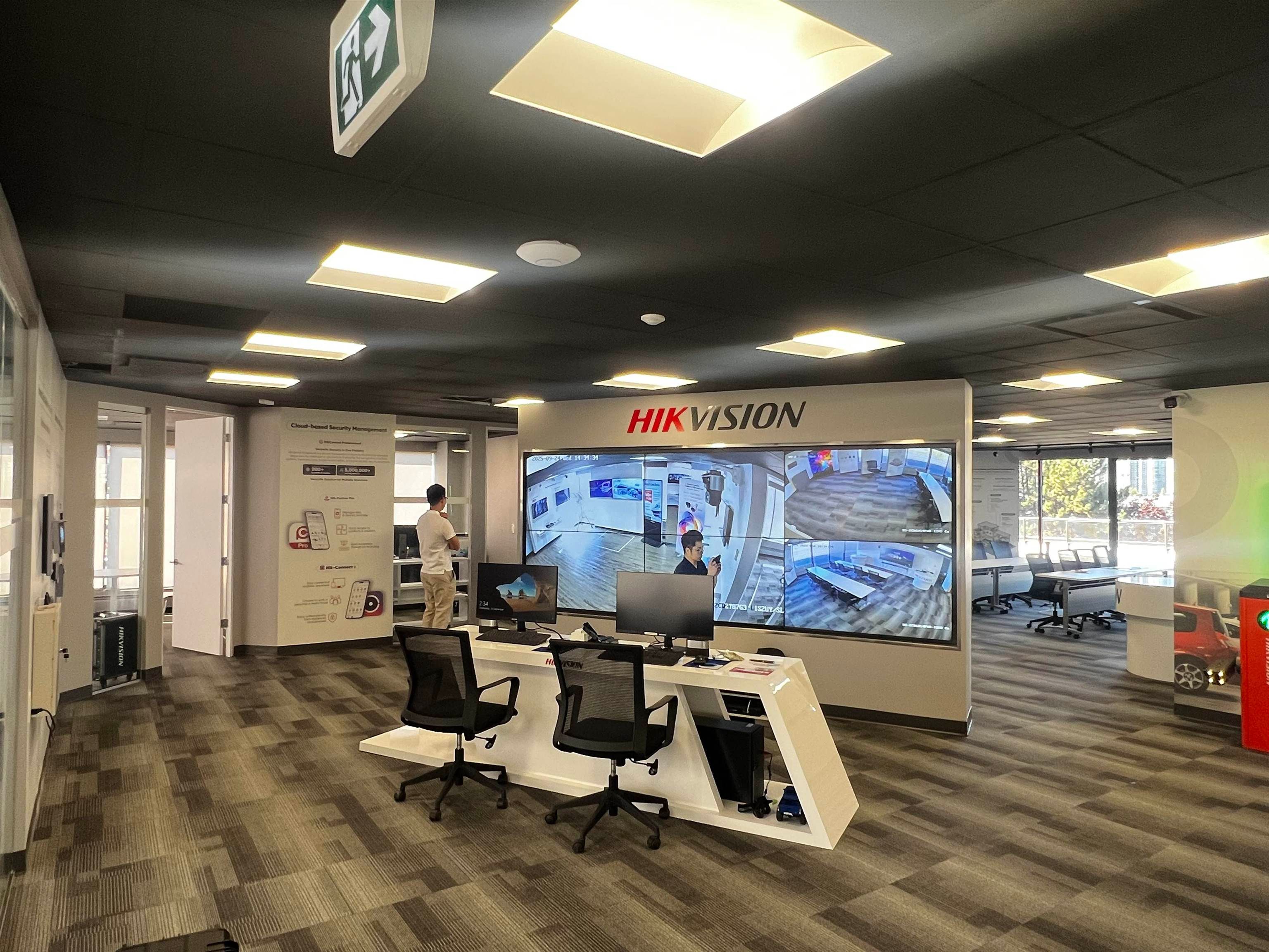 Office for lease in Burnaby, Burnaby North, 400 4400 Dominion Street, 224977760 | Realtylink.org