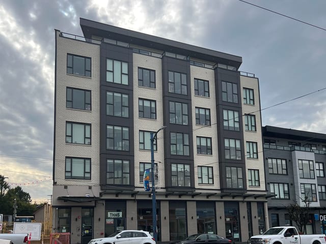 Retail for lease in Vancouver, Vancouver East, CRU 1-3 3068 Kingsway, 224978317 | Realtylink.org