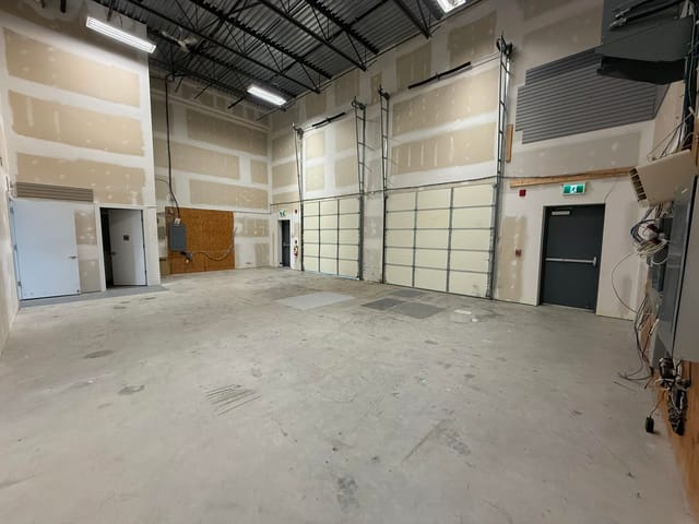 Industrial for lease in Burnaby, Burnaby North, 109,110 8331 Eastlake Drive, 224978403 | Realtylink.org