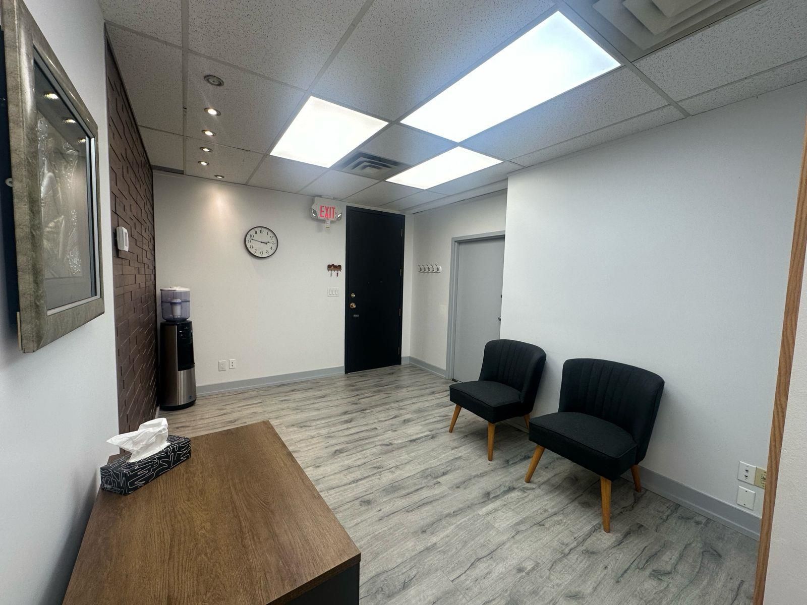 Office for lease in North Vancouver, North Vancouver, 303 126 E 15th Street, 224978785 | Realtylink.org