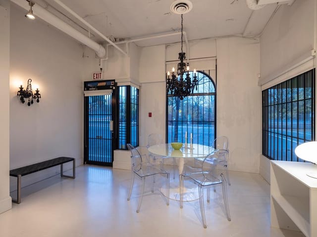 Retail for lease in Vancouver, Vancouver East, 526 Kingsway, 224978946 | Realtylink.org