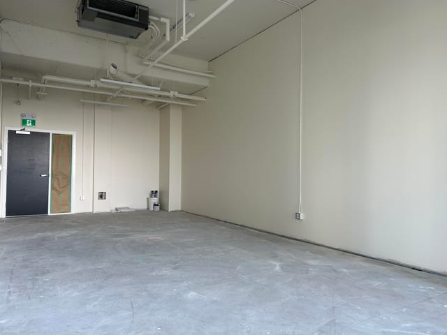 Office for lease in Burnaby, Burnaby South, 617 6378 Silver Avenue, 224978958 | Realtylink.org
