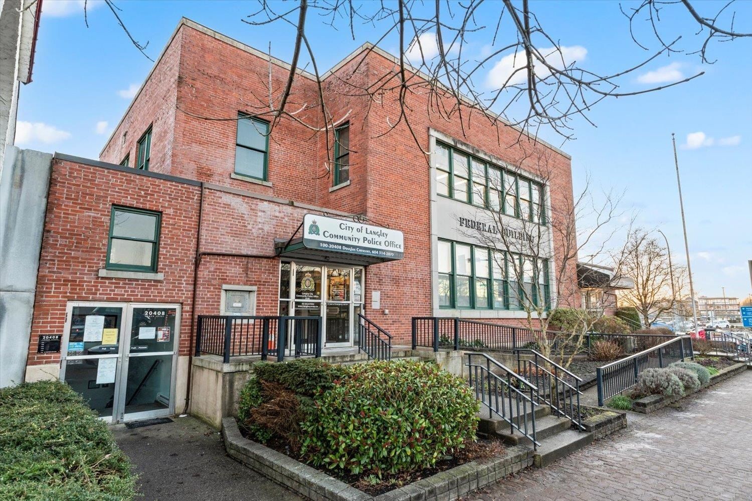 Office for lease in Langley, Langley, 106 20408 Douglas Crescent, 224979121 | Realtylink.org