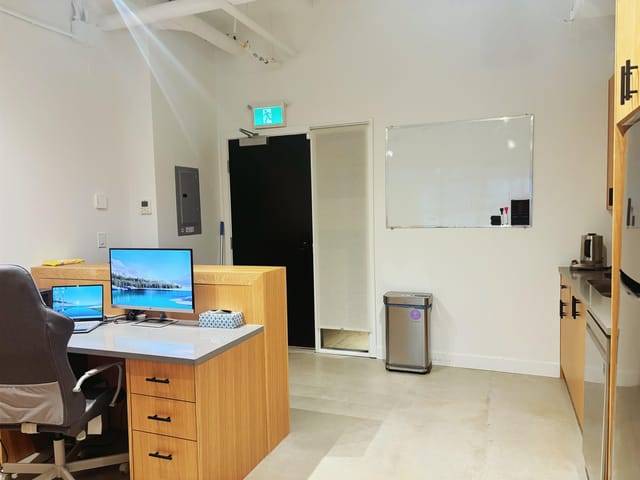 Office for sale in Burnaby, Burnaby South, 631 6378 Silver Avenue, 224979171 | Realtylink.org