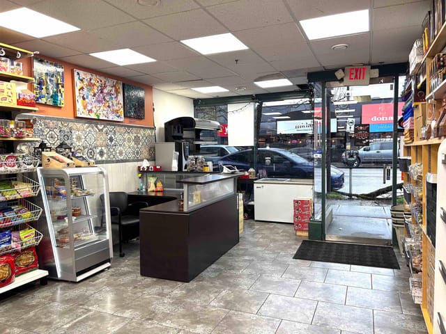 Retail for sale in Vancouver, Vancouver West, 3216 W Broadway, 224979913 | Realtylink.org