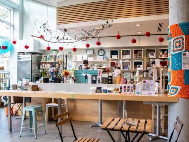 Business for sale in White Rock, South Surrey White Rock, 106 15331 16 Avenue, 224980341 | Realtylink.org